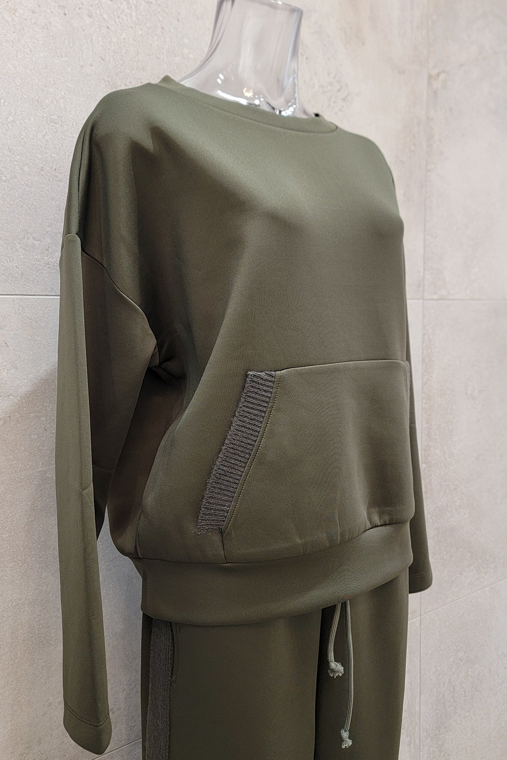 Ribbed Pocket Detail Sweatshirt