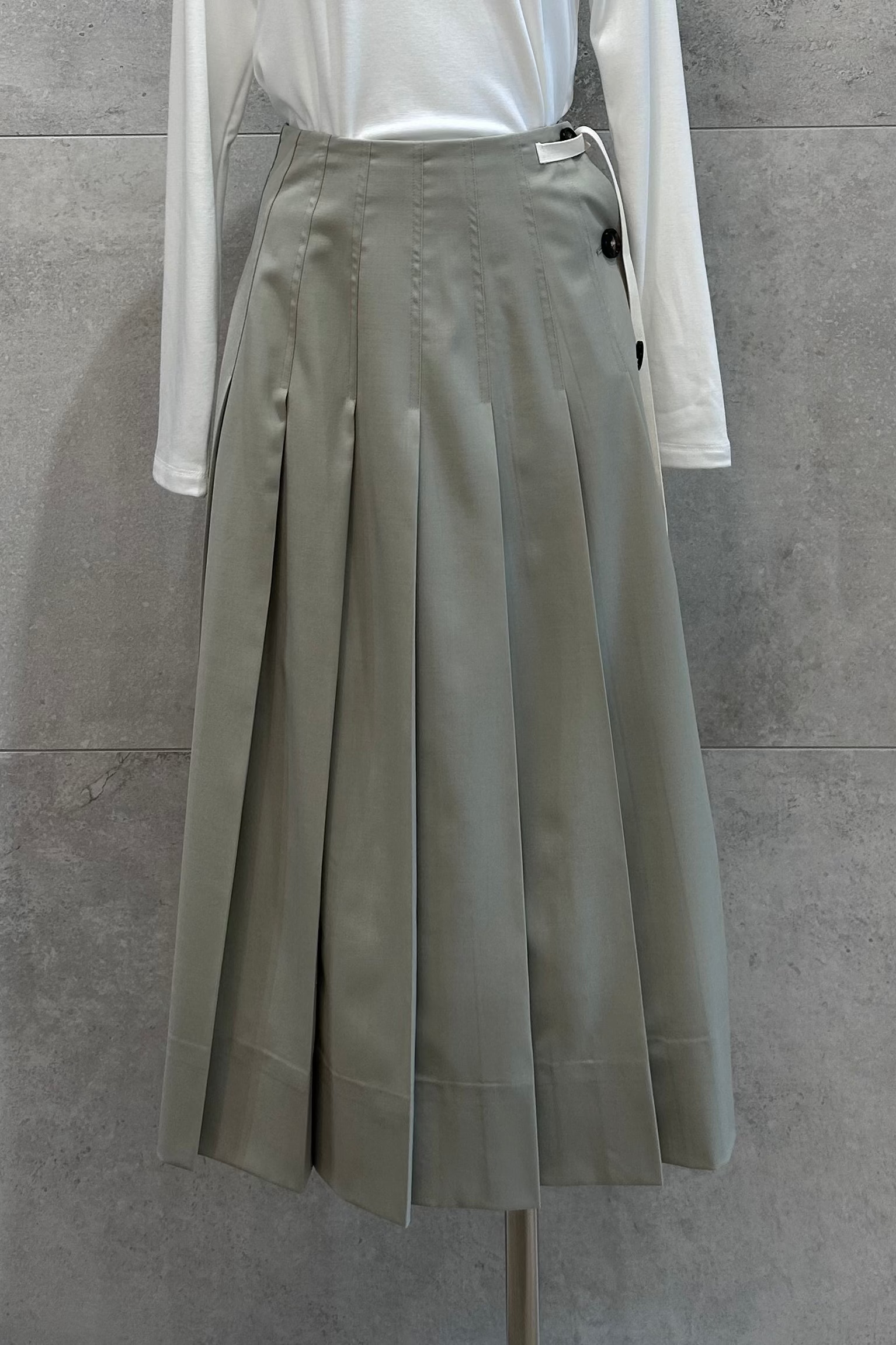 Shin Pleated Midi Skirt
