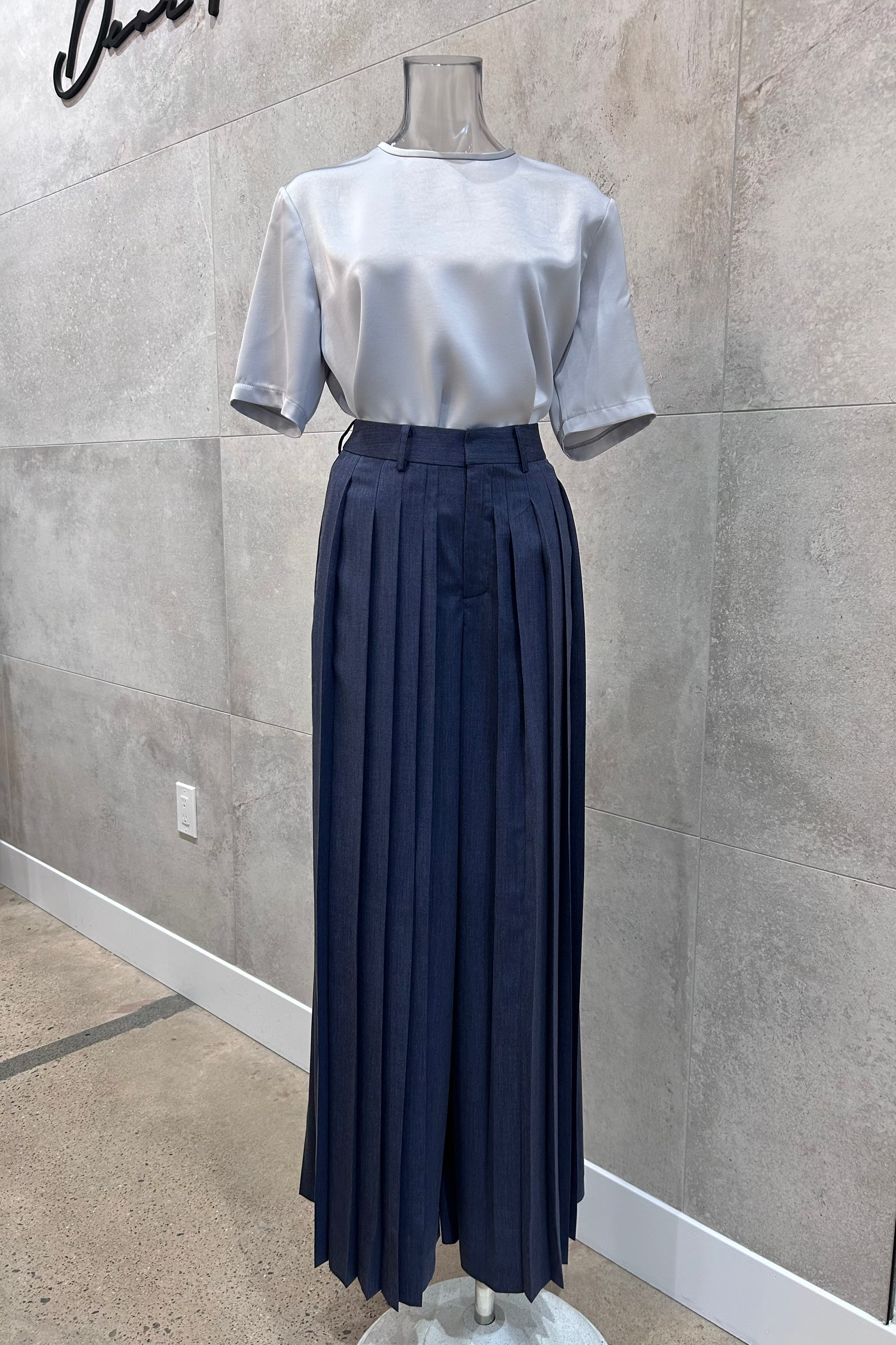 Fay Extra Wide Pin Tuck Slacks