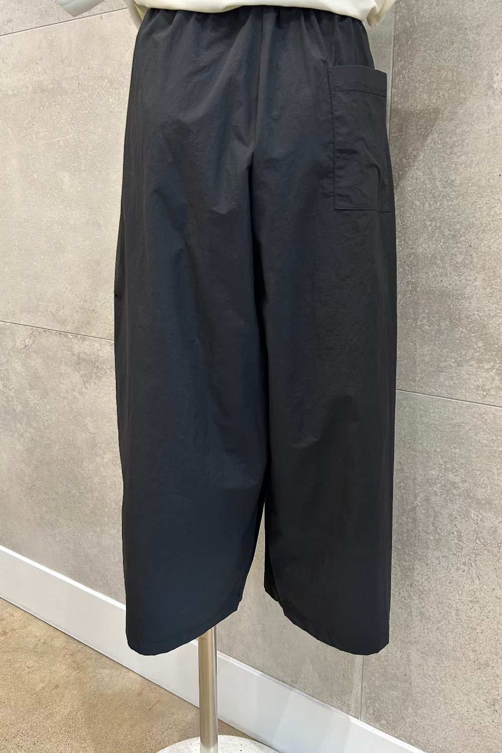 Crisp Wide Barrel Pants
