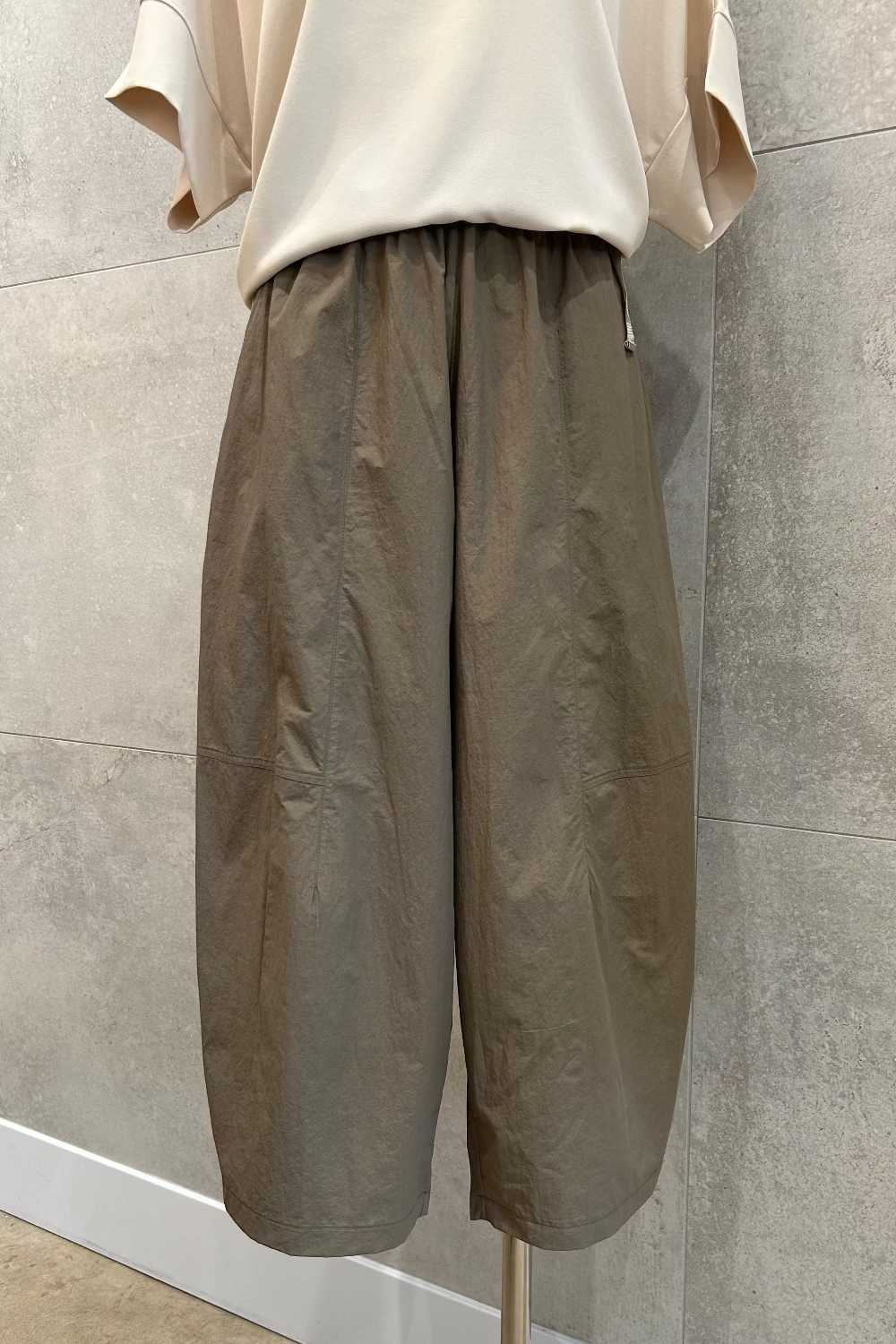 Crisp Wide Barrel Pants