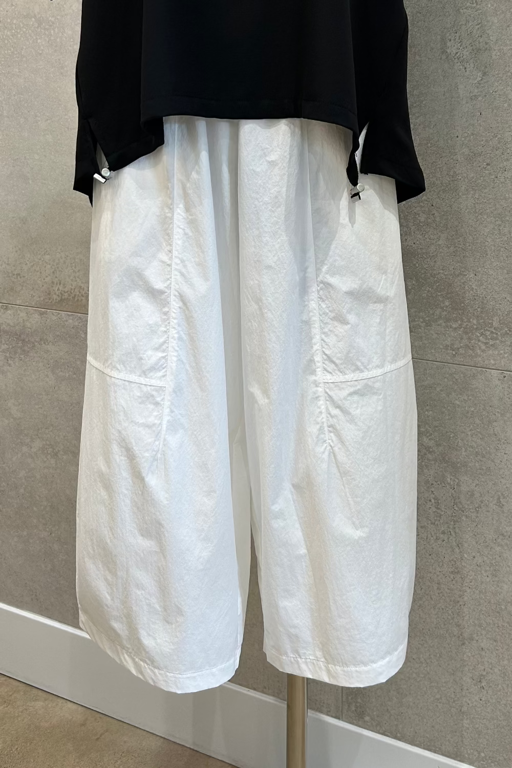 Crisp Wide Barrel Pants