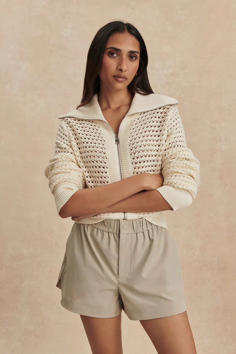 Nila Mid Rise Short 3.5
