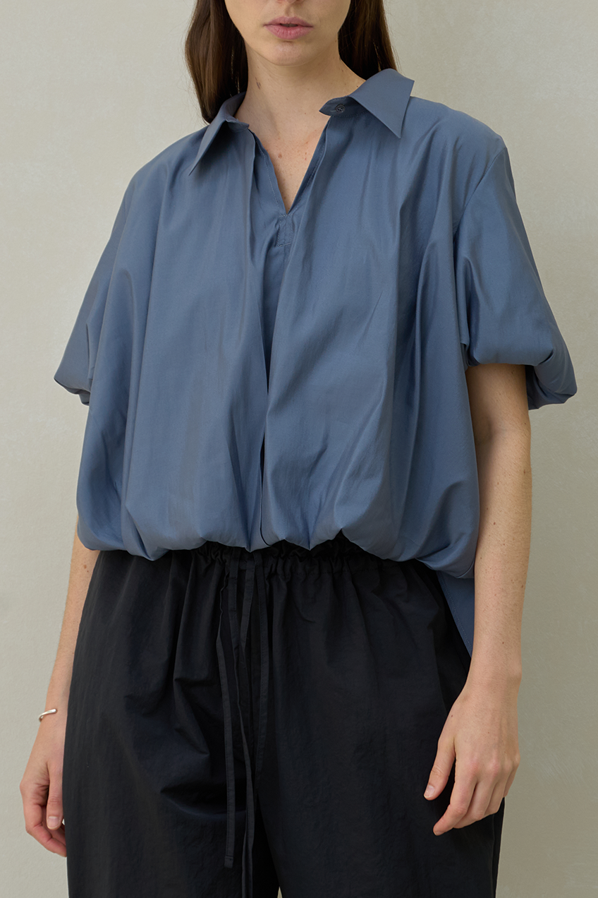 Volume Glossy Blouse