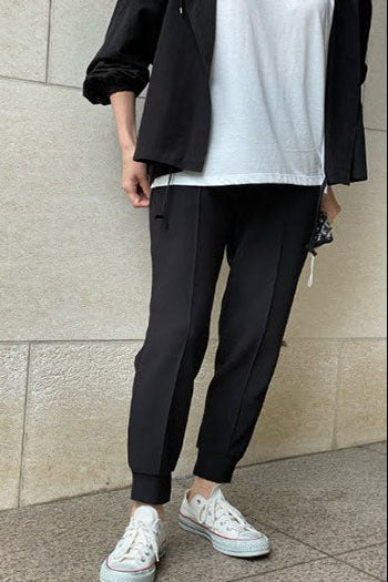 Pintuck jogger stretch pants