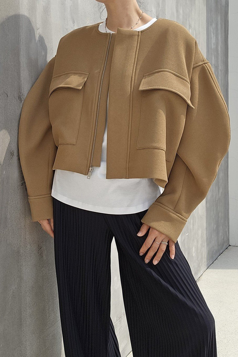 Big Front Pocket Round Neck Cropped Jacket 