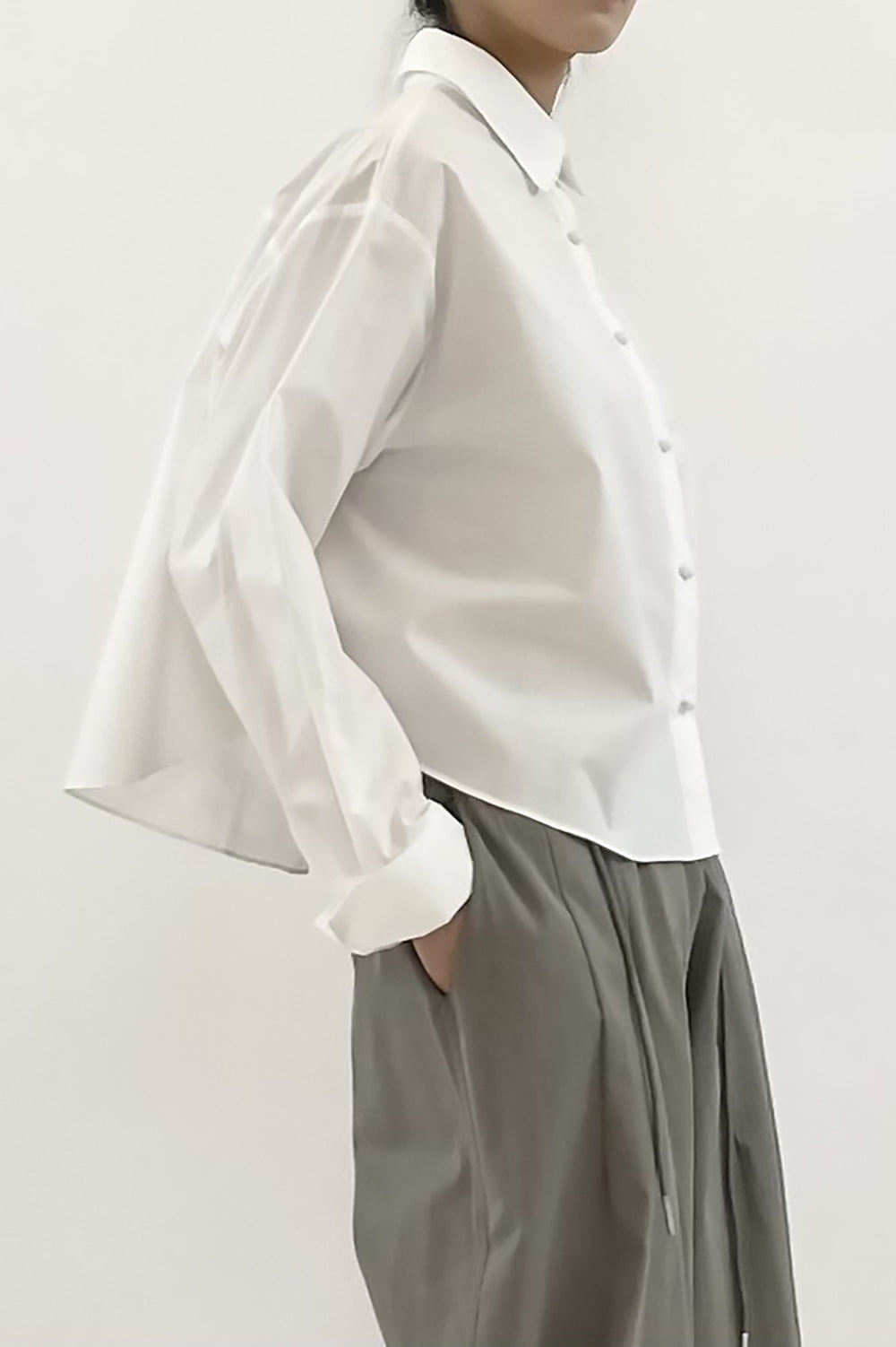 Round Collar Cropped Shirt