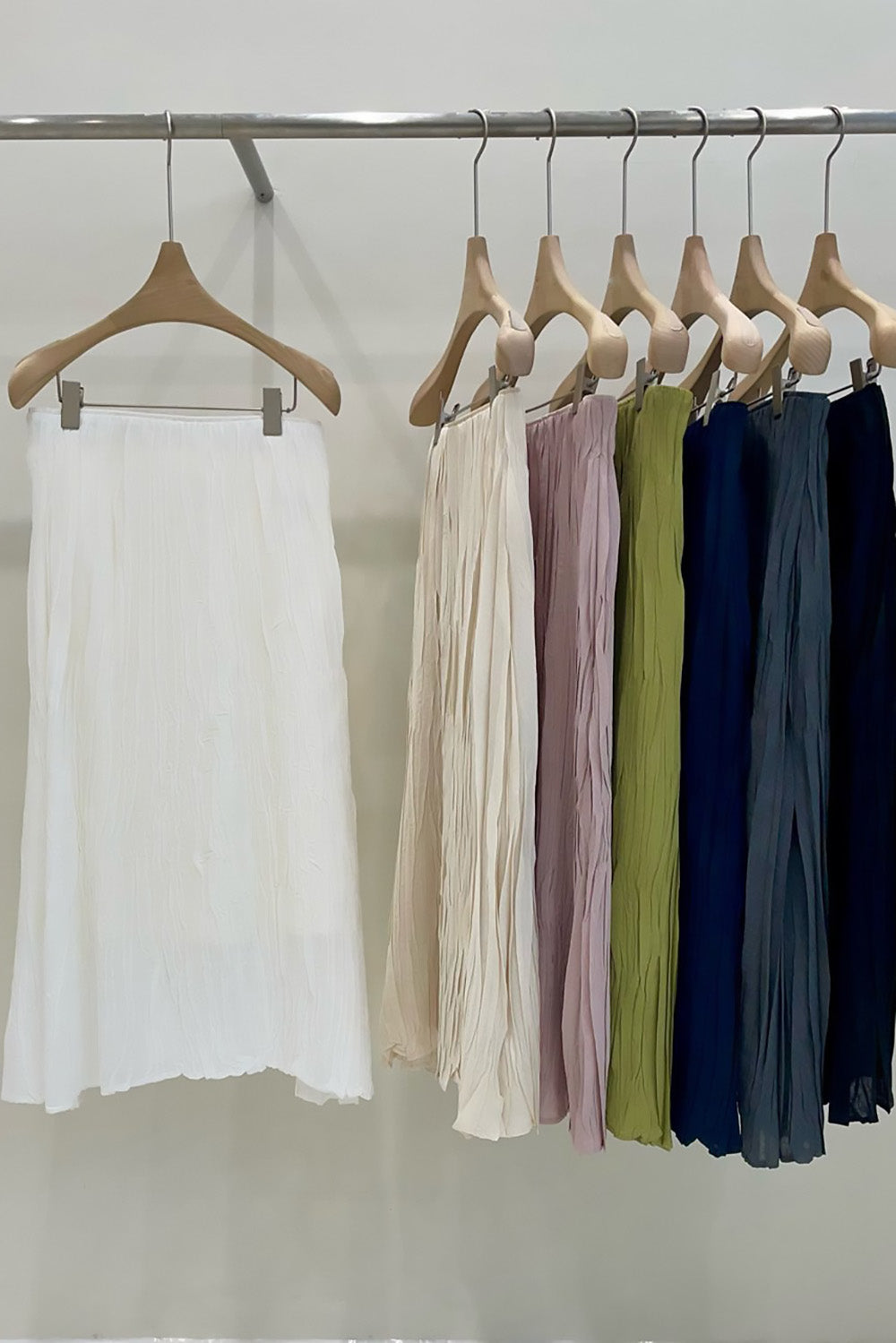 Pleated Linen Blend Midi Skirt