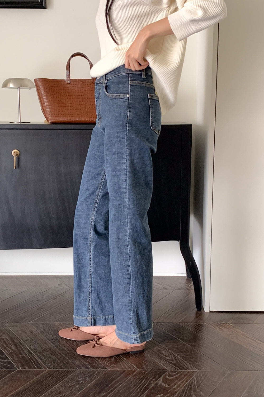 Semi Wide Hidden Banding Jeans