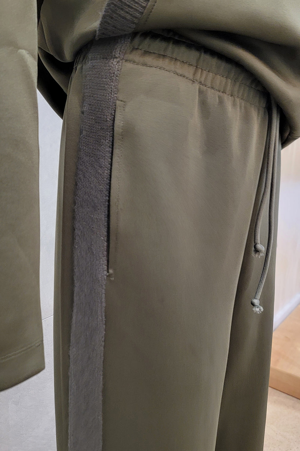 Side Sweater Detail Sweatpants