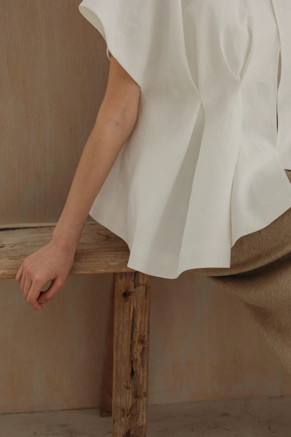 Pintuck Relaxed Fit Linen Vest