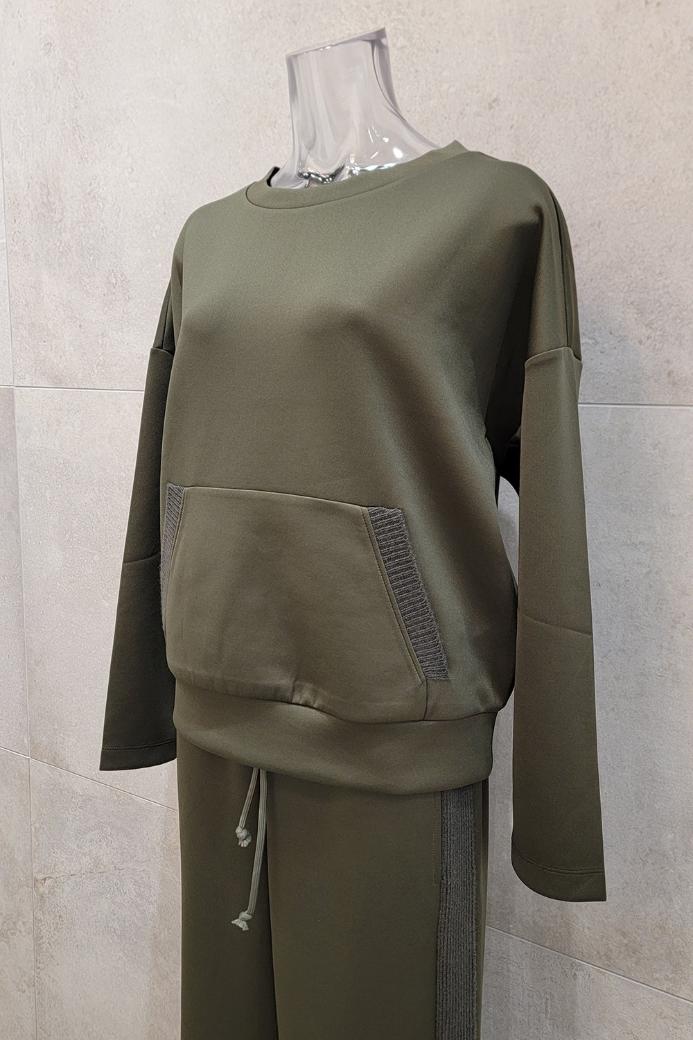 Ribbed Pocket Detail Sweatshirt