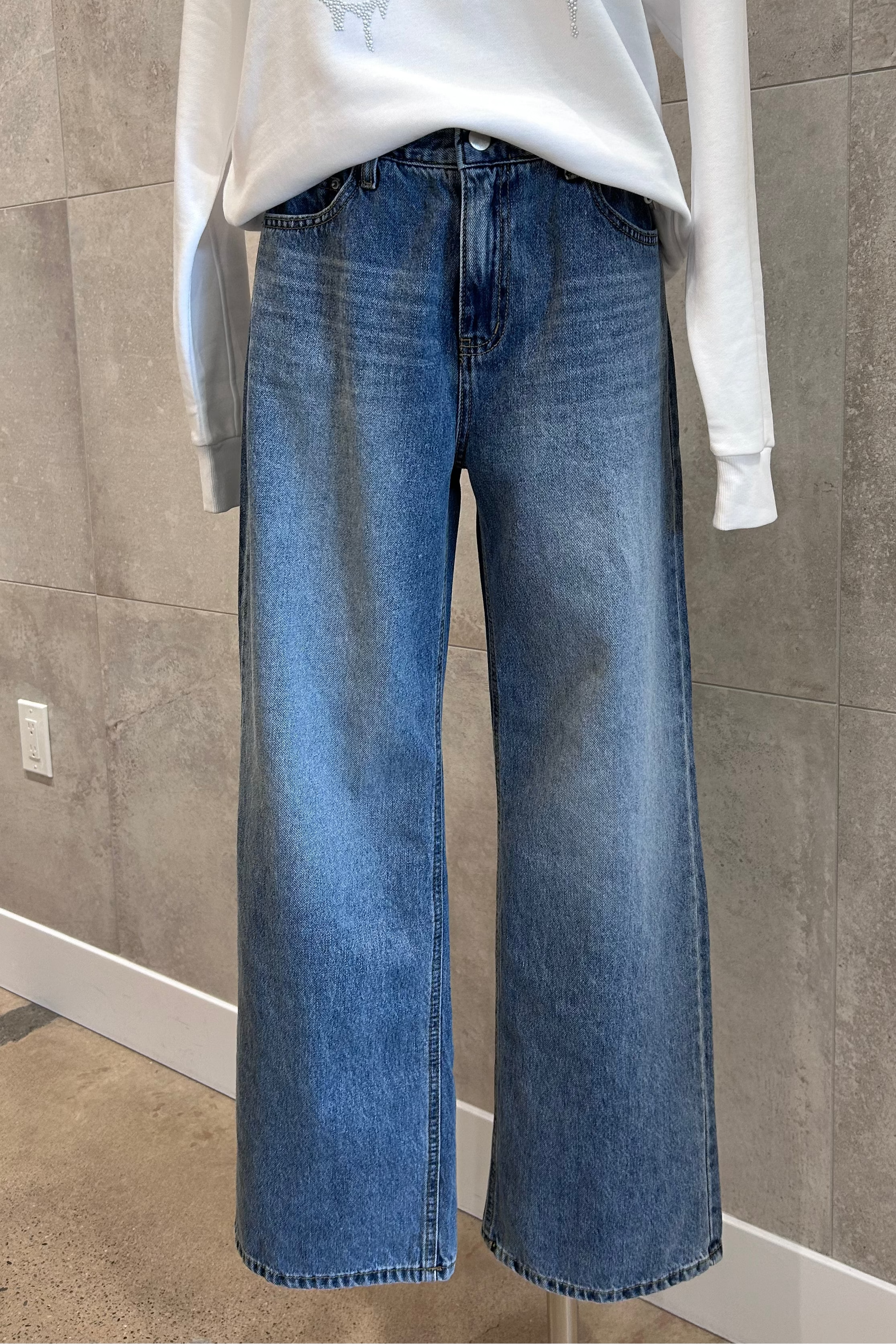Taylor Straight Fit Jeans