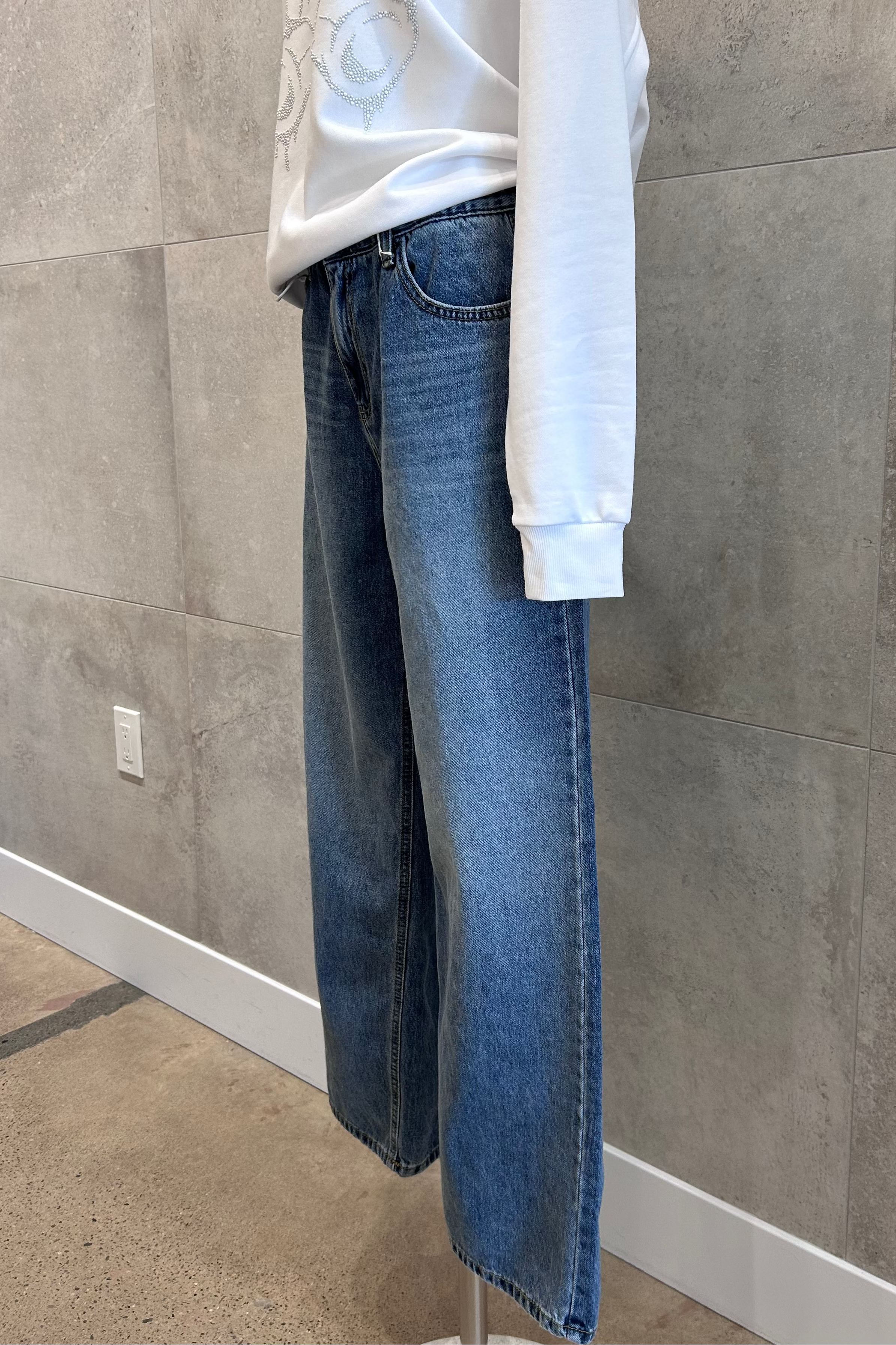 Taylor Straight Fit Jeans