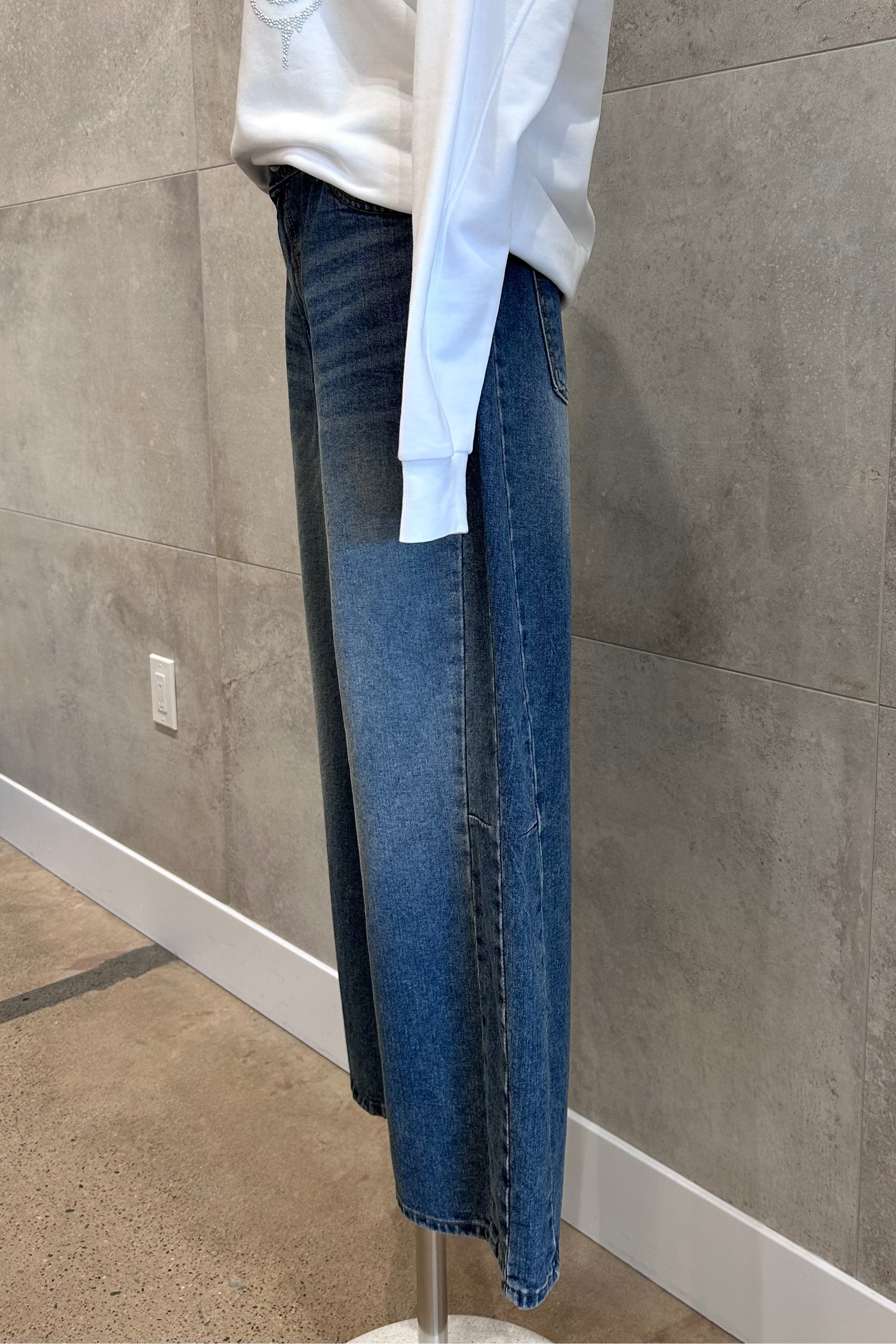 Yena Side Seam Barrel Jeans