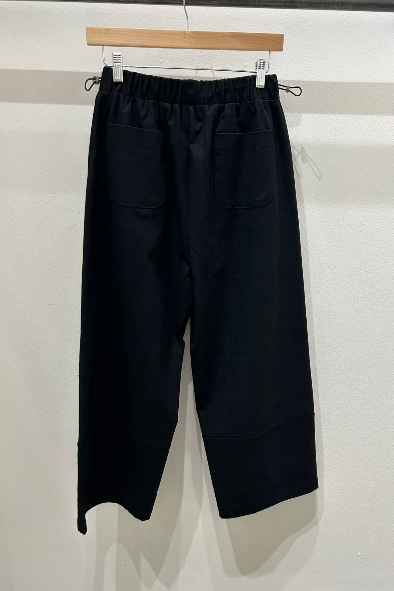Toggle Barrel Cotton Pants
