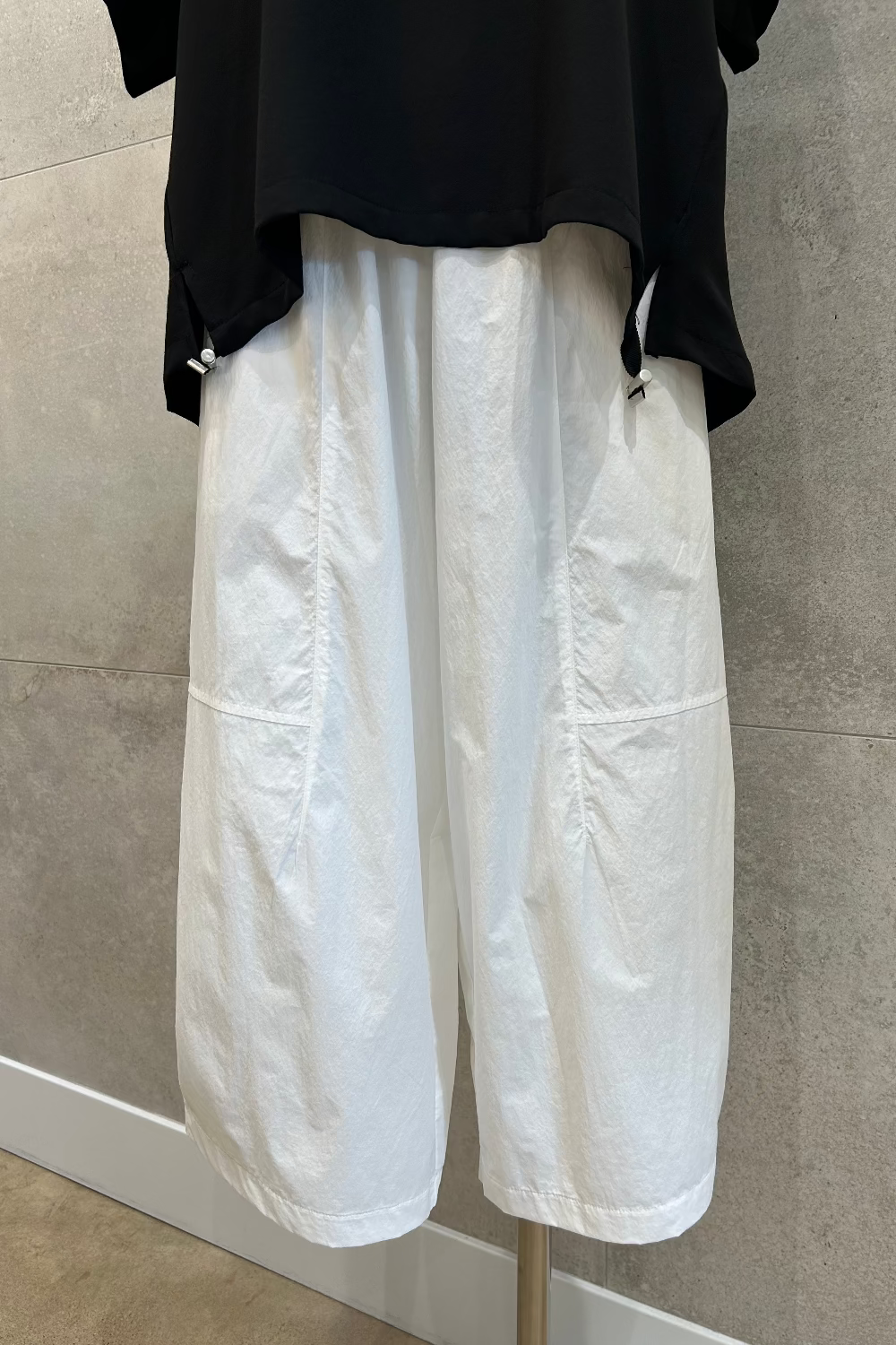 Crisp Wide Barrel Pants
