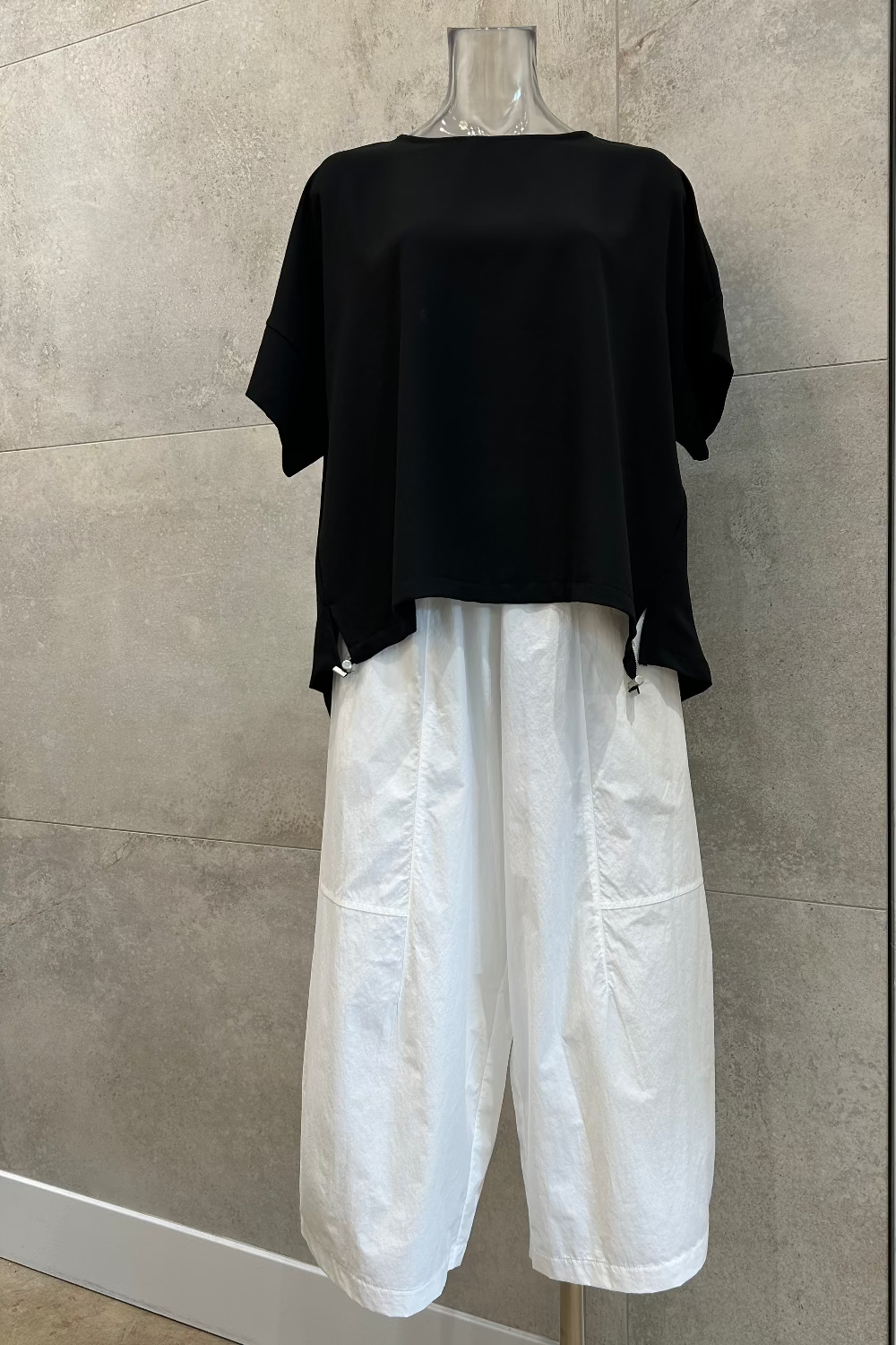 Crisp Wide Barrel Pants