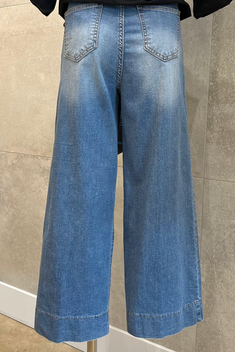 Heidi Straight Fit Jeans