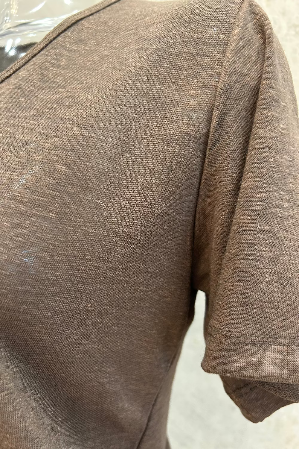 Linen U-Neck T-Shirt