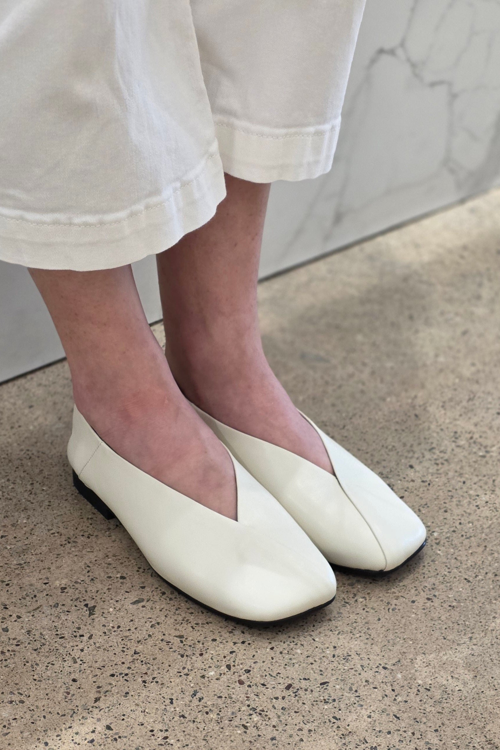 [Pre-order Special. Ends 6/14] Square Toe Flats