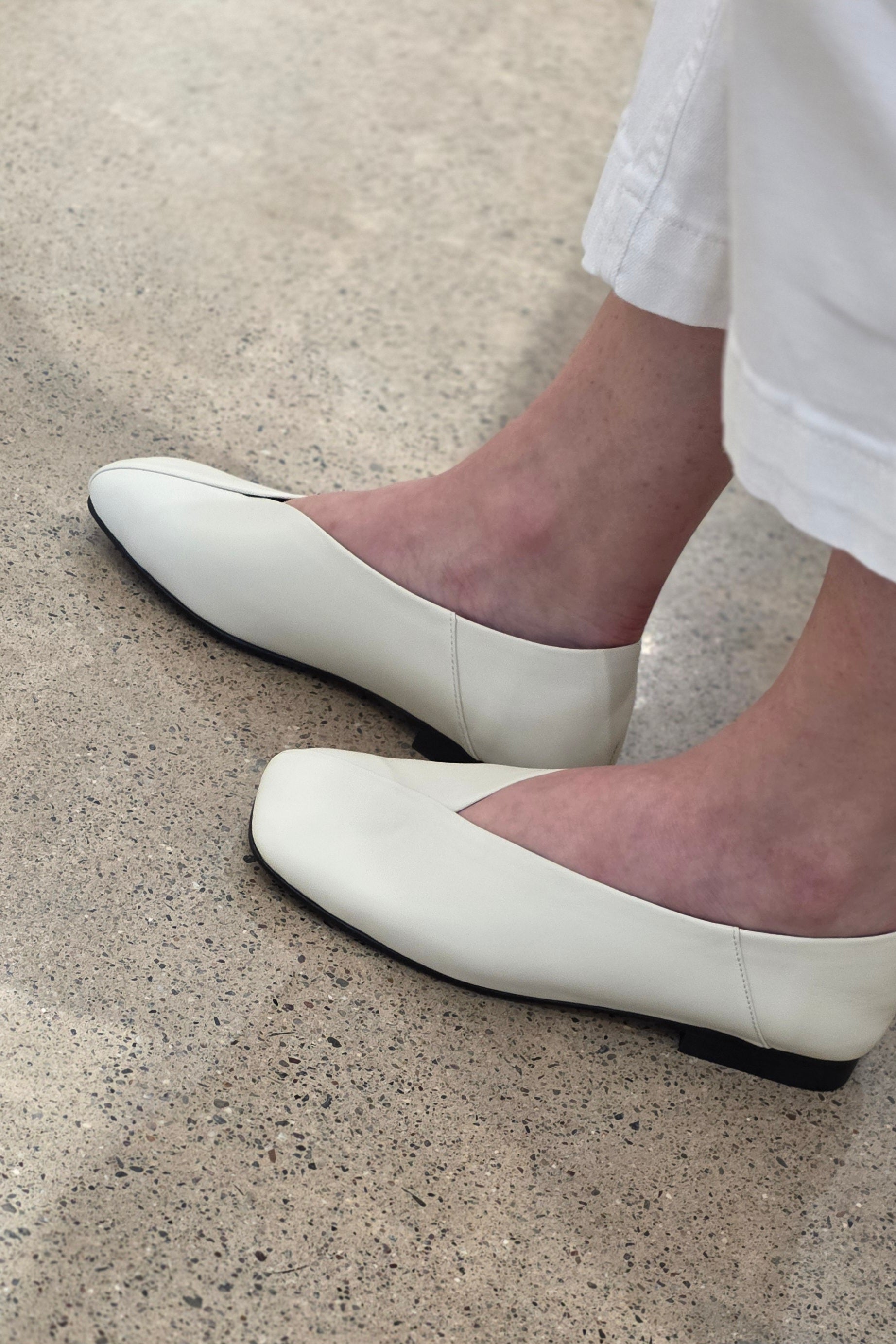 [Pre-order Special. Ends 6/14] Square Toe Flats