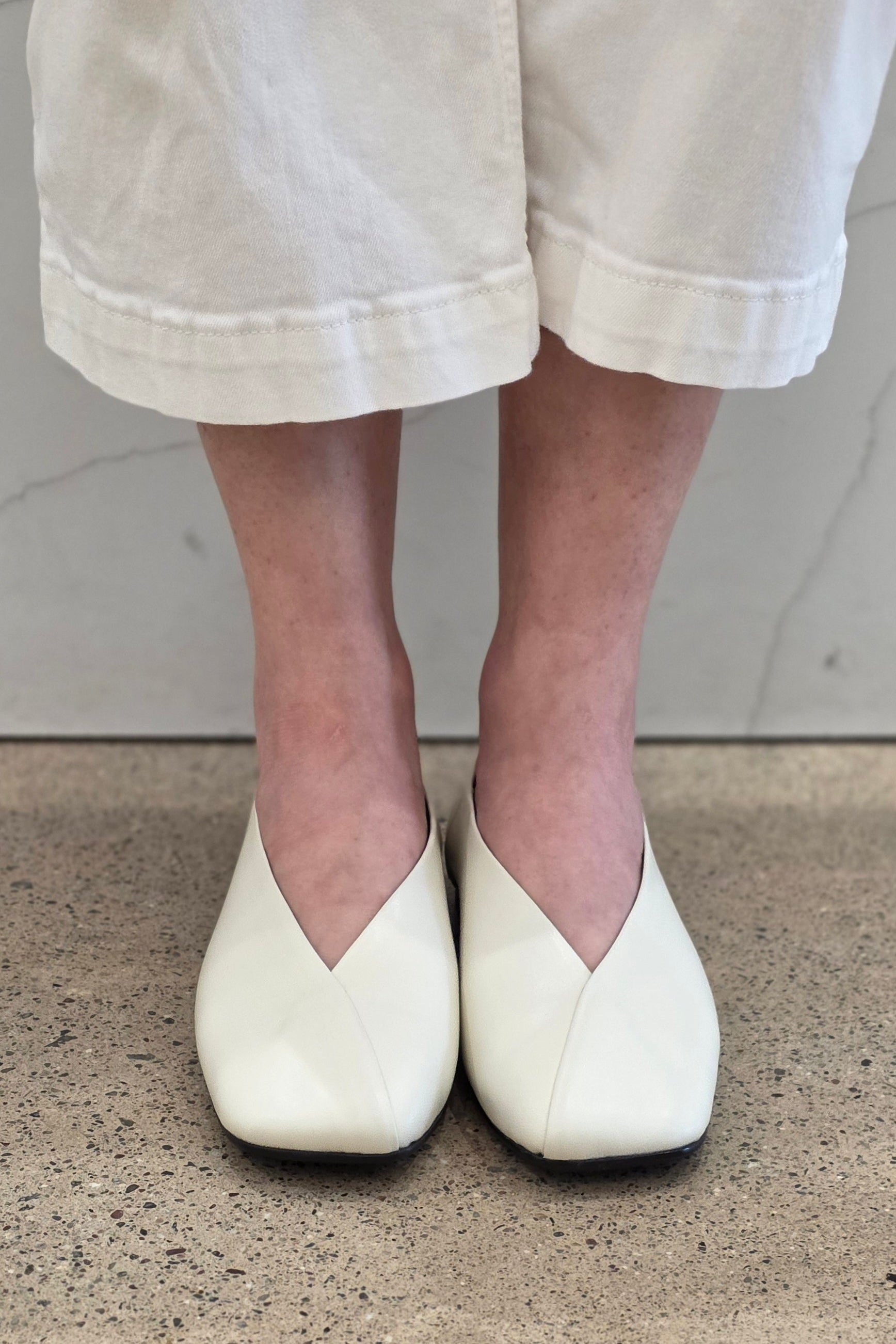 [Pre-order Special. Ends 6/14] Square Toe Flats