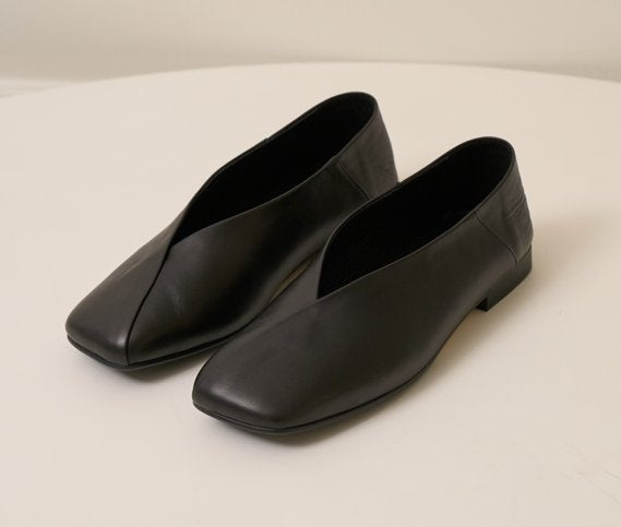 [Pre-order Special. Ends 6/14] Square Toe Flats