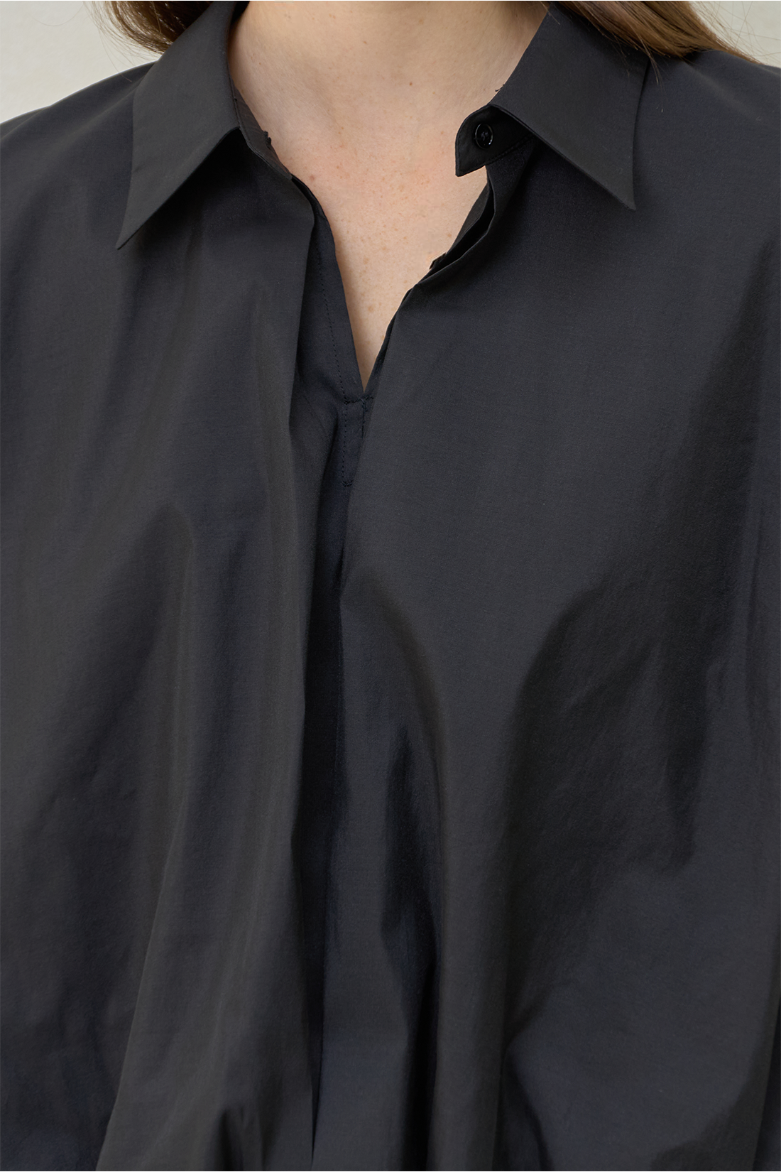 Volume Glossy Blouse