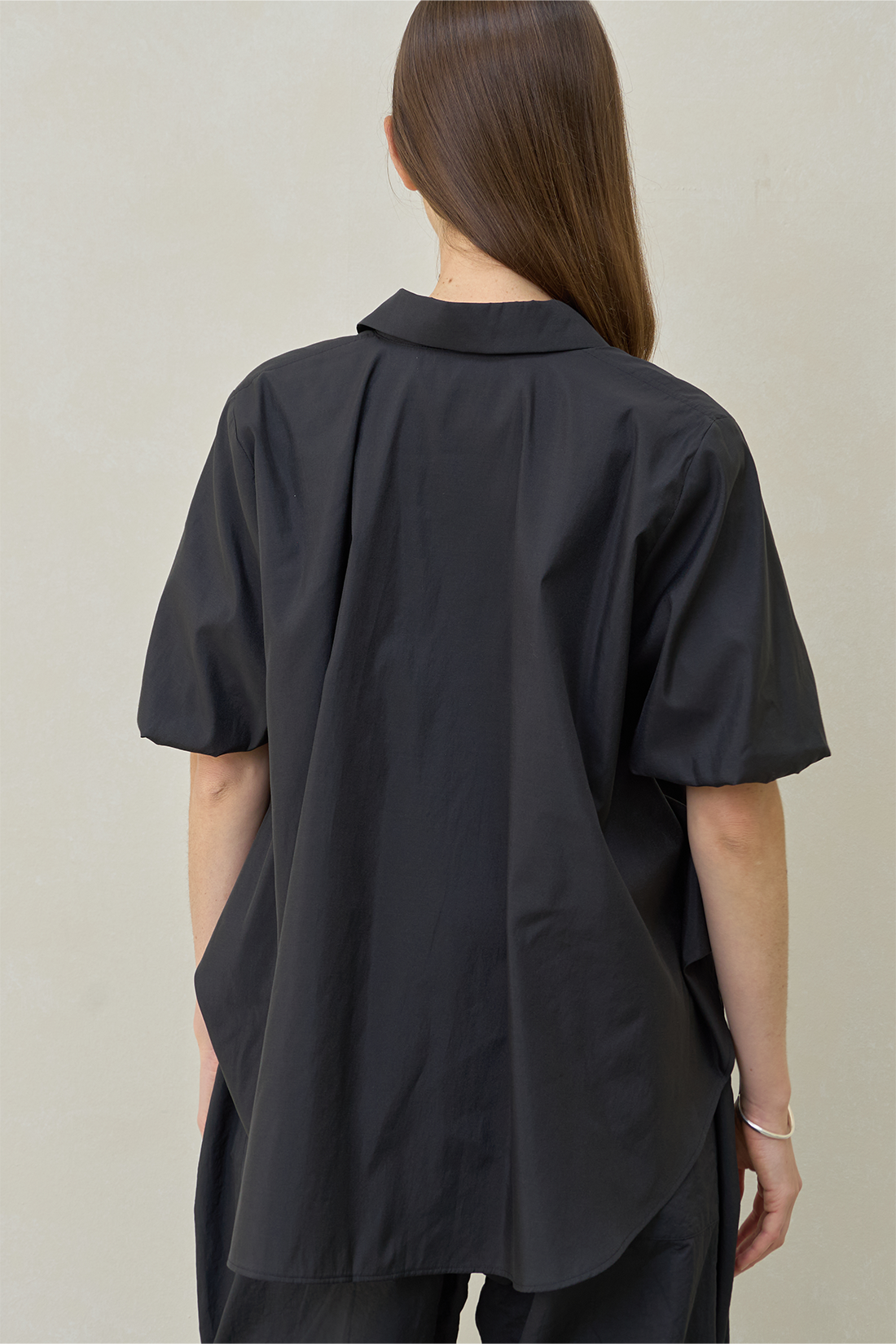 Volume Glossy Blouse