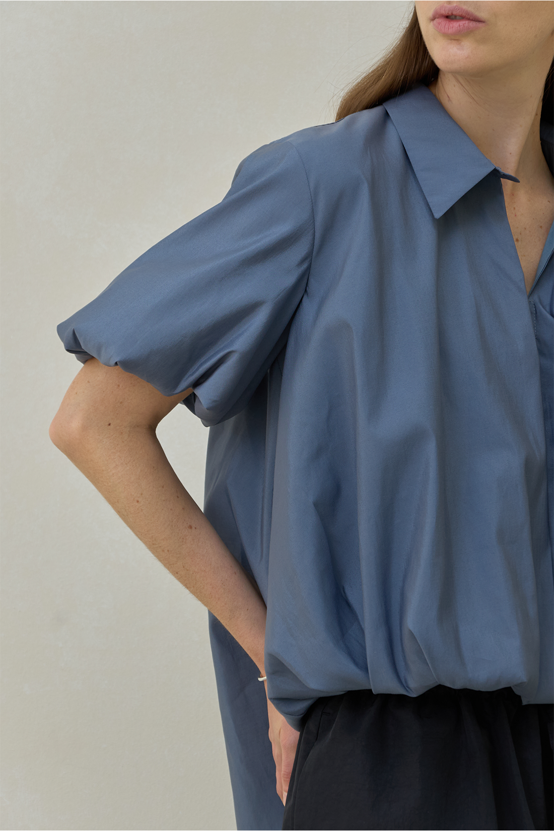Volume Glossy Blouse