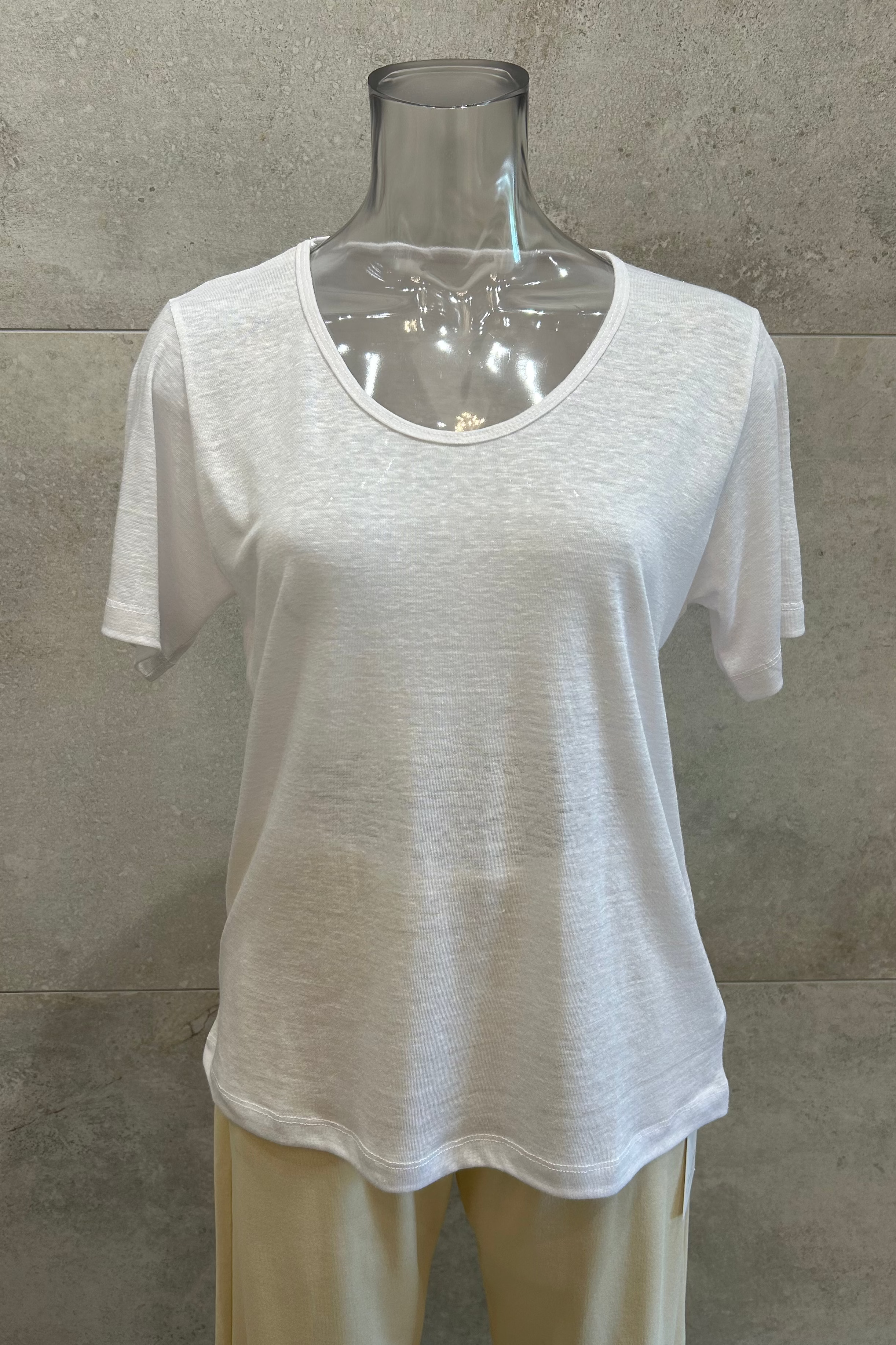 Linen U-Neck T-Shirt