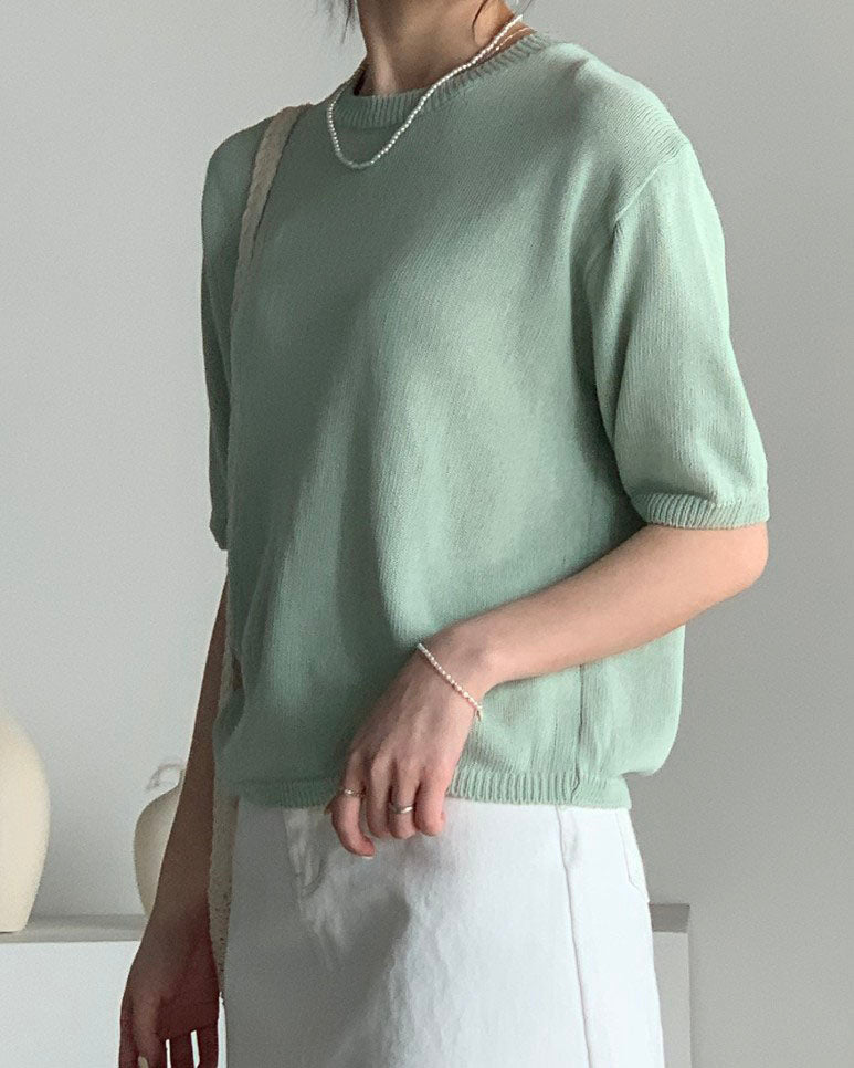 Round Neck Short Sleeve Knit Top